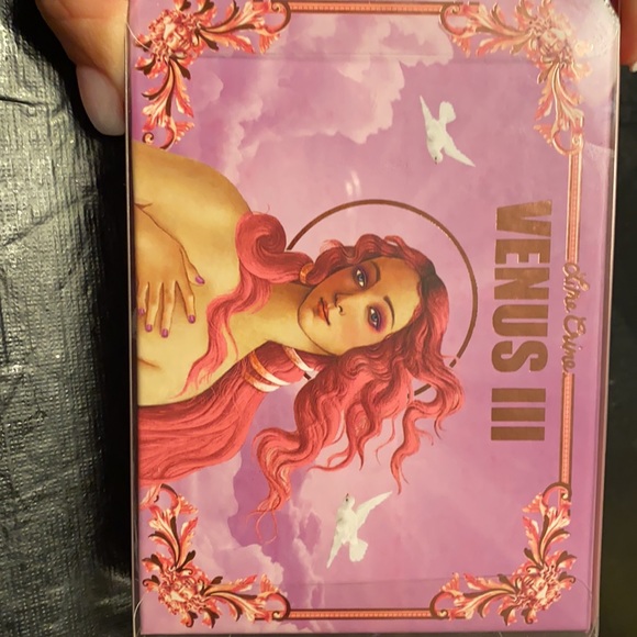 Eyeshadow - Picture 5 of 5